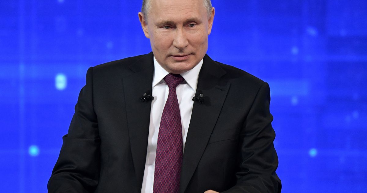Прямая трансляция. Во время "Прямой линии" Путин едва не расплакался ...