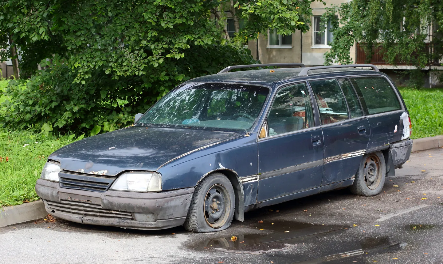 Vai par ielas malā atstātu auto bez OCTA vai tehniskās apskates var ...