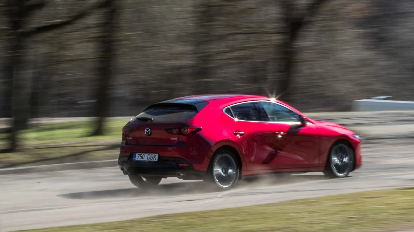 Mazda 3.