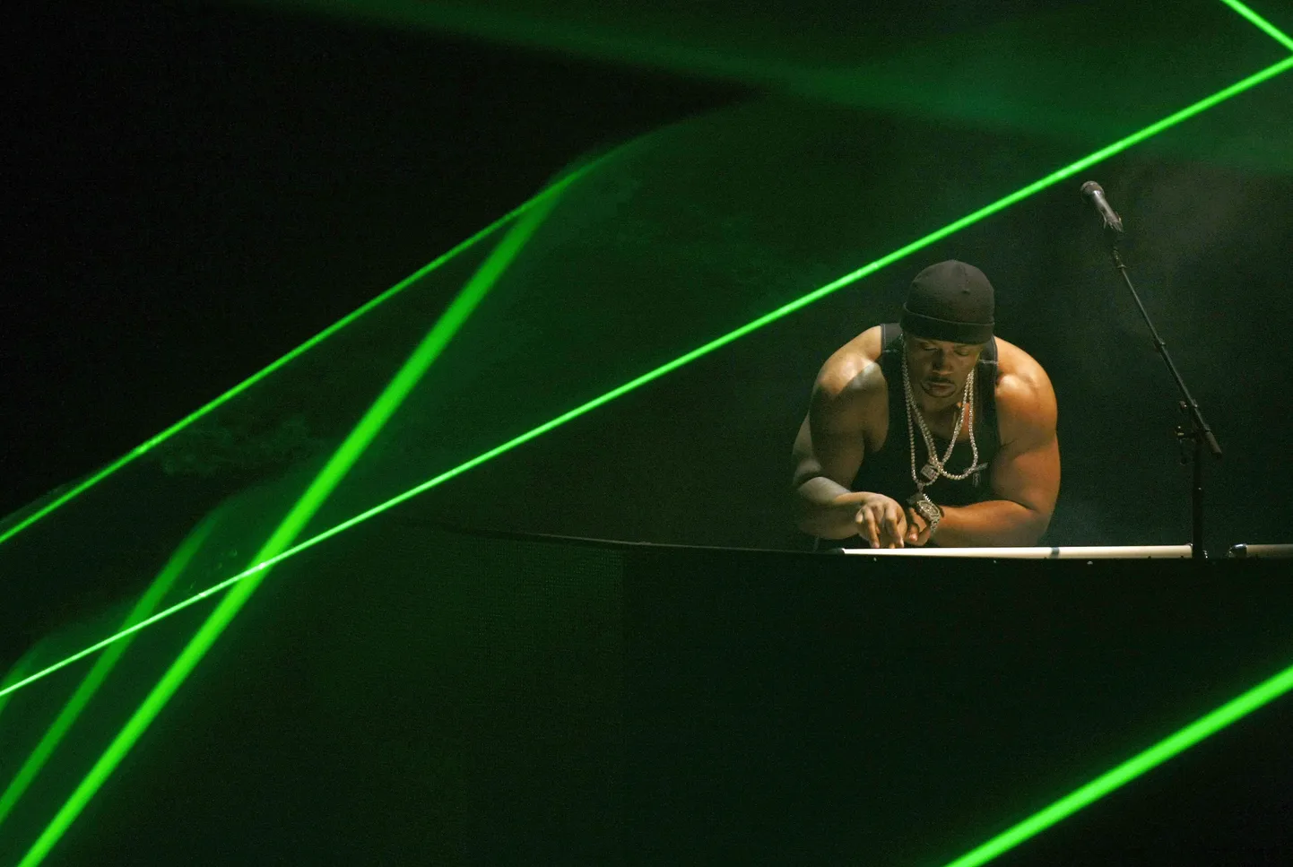 Esineb Timbaland