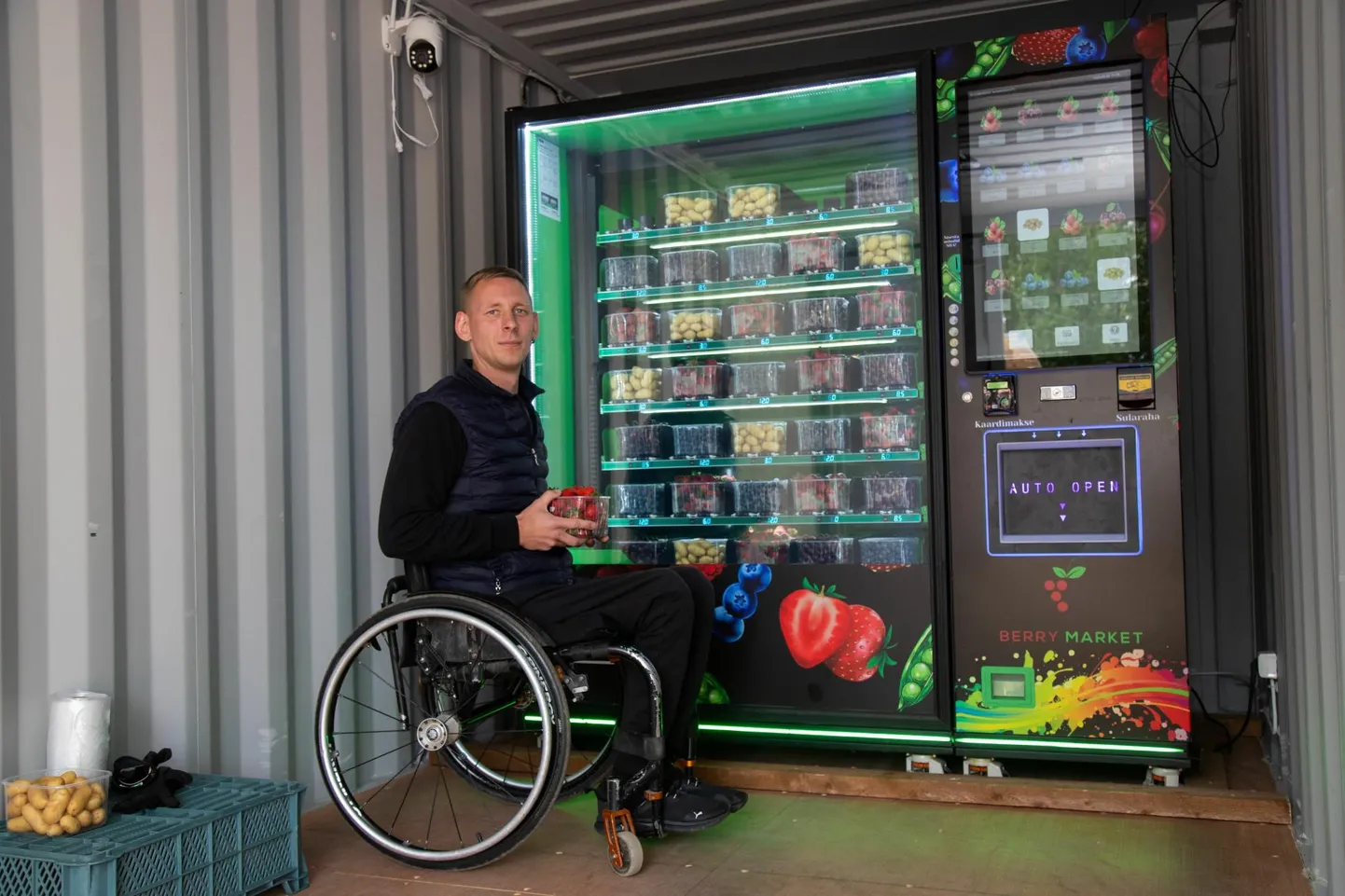BerryMarket katsetab aiasaaduste müügirobotit, mis asendab ühte töölist ja on avatud ööpäev läbi.
