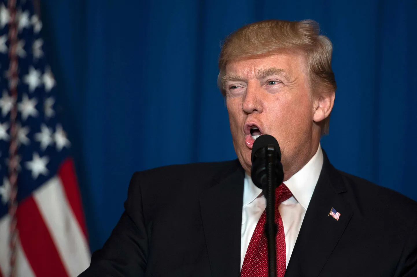 USA president Donald Trump täna öösel Süüria ründamisest teatamas.