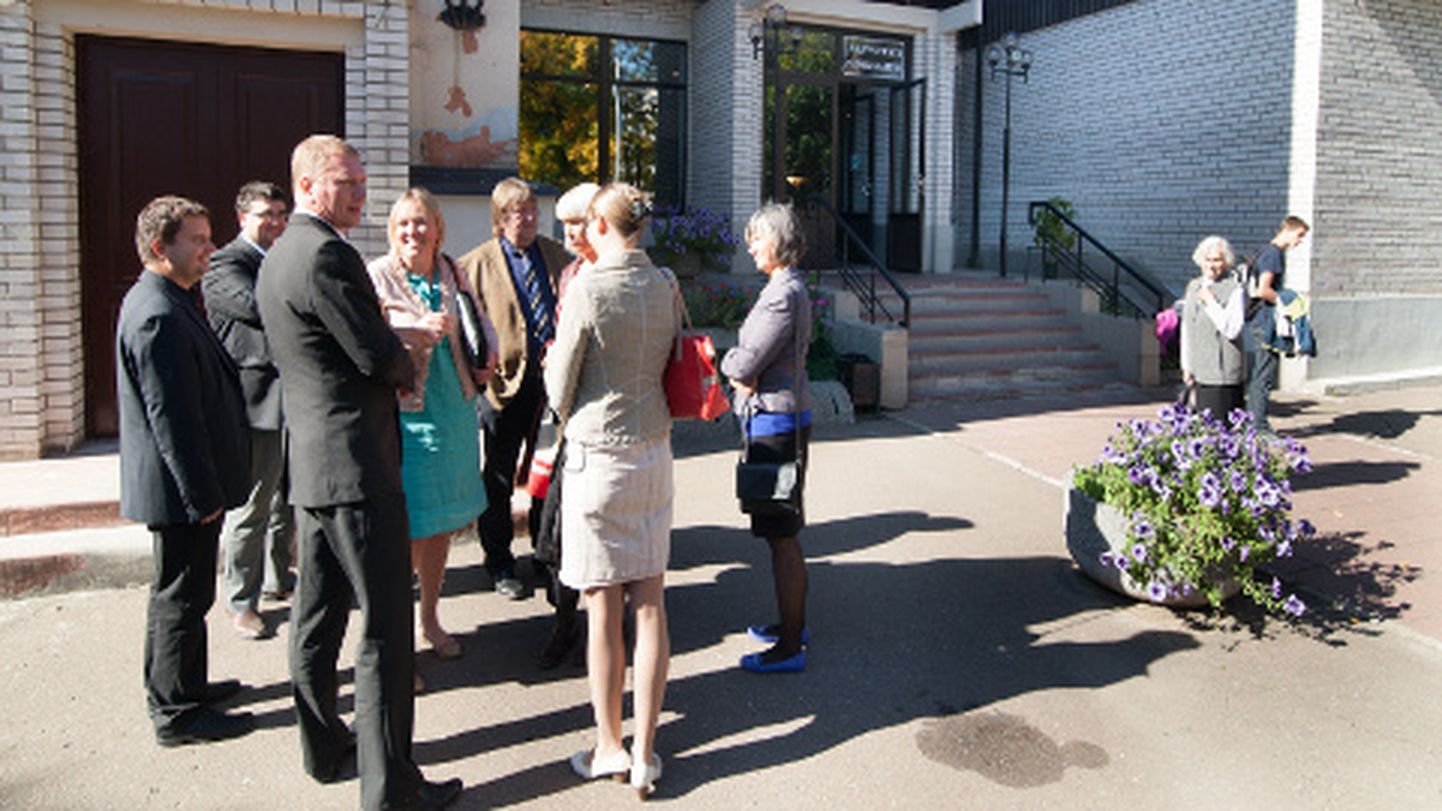 Viimati arutasid ministeeriumi ja linnavõimude esindajad Narva eesti gümnaasiumi küsimust mullu septembris, kui koolimajas peeti maha emotsionaalne koosolek.