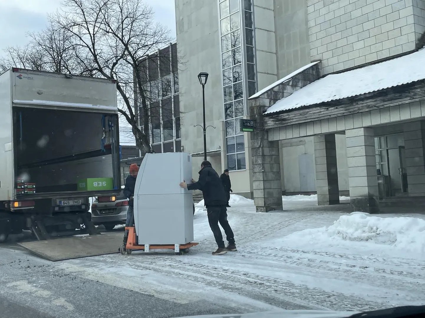 SEB sularahaautomaat viidi Paide kesklinnast ära.