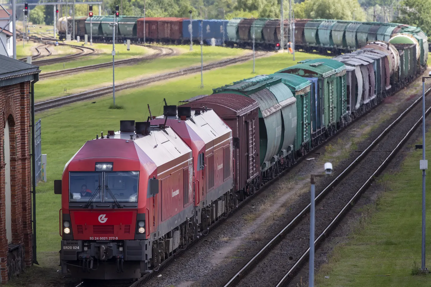 Vene kaubarong suundumas läbi Leedu Kaliningradi.