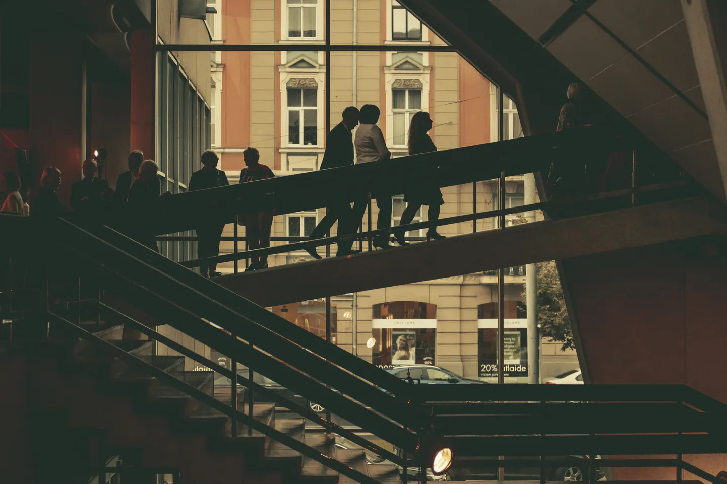 Teātra cienītāji pirms iestudējuma "Smiļģis" pirmizrādes Dailes teātrī.