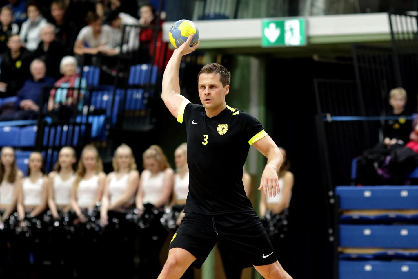 Risto Lepp haaras mõni aasta tagasi pärast pikka pausi ka ise uuesti palli kätte.