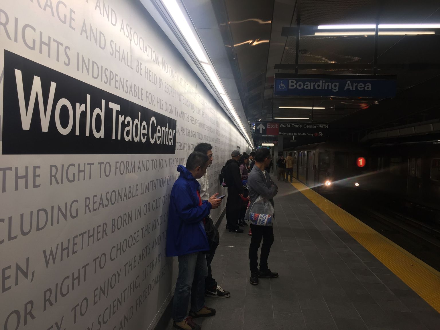 Reisijad metroojaamas World Trade Center Cortlandt.