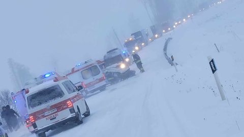 Avariisse sattunud ajateenijad aitasid Tartumaal liiklusõnnetuse ohvreid