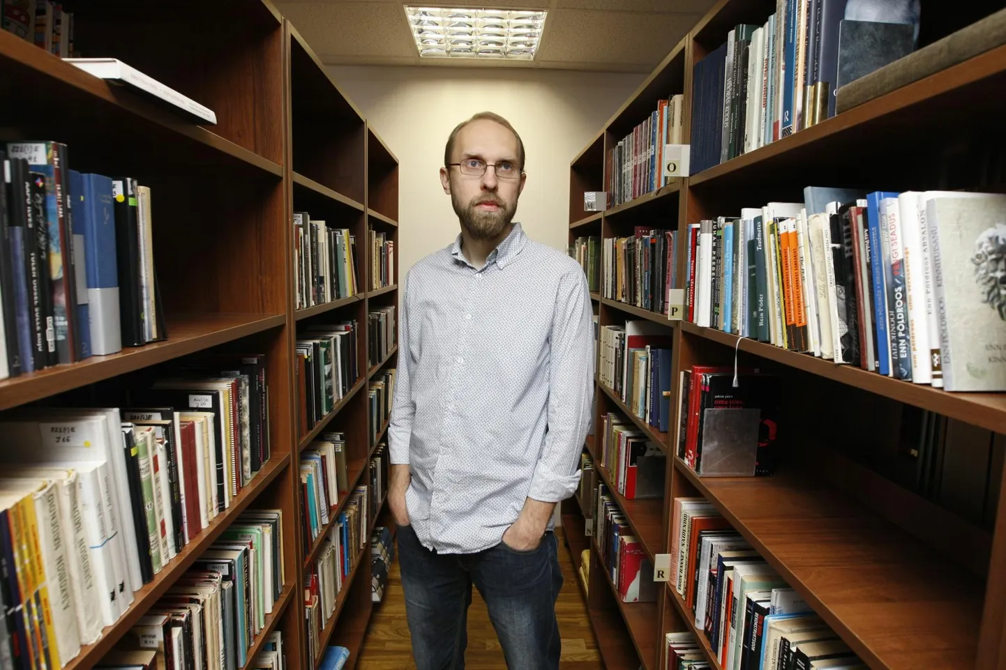 Meelis Friedenthal on tänavune kultuurkapitali proosapreemia laureaat. Romaan «Punkti ümber» on osalt fiktiivajalugu, mida saadab tugev filosoofiline taust.