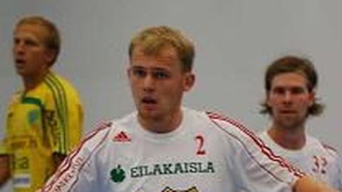 Sten Toomla pikendas lepingut Helsingi IFK-ga