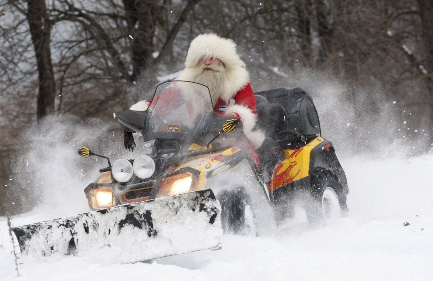 Jõuluvana Äffy tuleb eritellimusel külla ka lumesaani või ATVga, millega kogu perekond lustida saab.