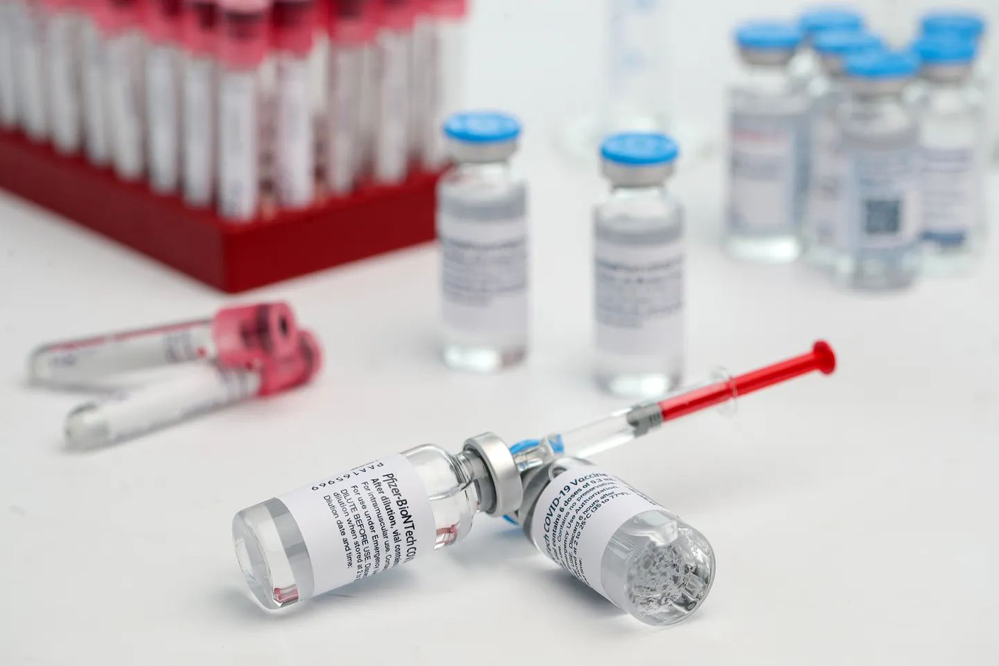 Pfizeri esindaja on lubanud, et hilinenud kogus jõuab Eestisse neljapäeval.