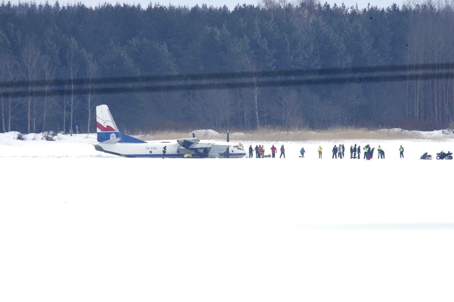 Helsingist Tallinna saabunud kaubalennuk oli sunnitud hädamaanduma Ülemiste järve jääl.
