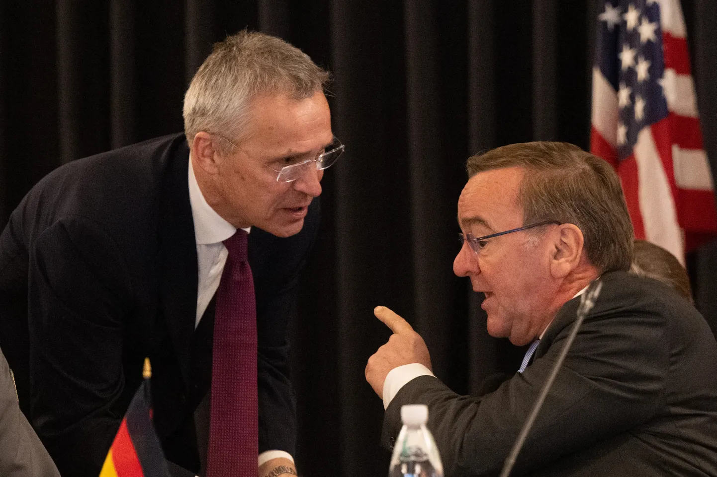 NATO ģenerālsekretārs Jens Stoltenbergs un Vācijas aizsardzības ministrs Boriss Pistoriuss