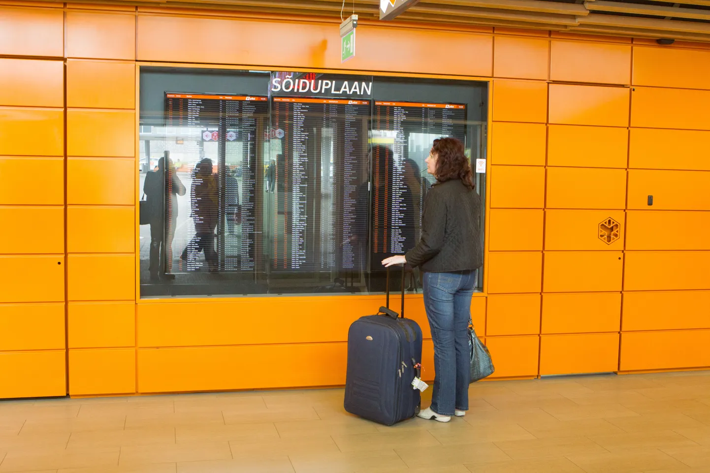 Tallinna bussijaama sõidplaani ei saa alati usaldada.