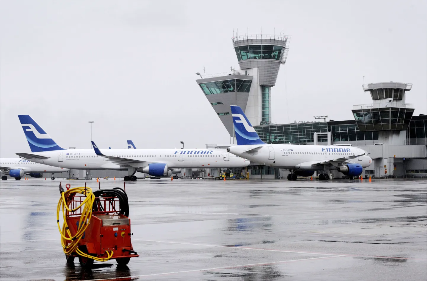 Finnairi lennukid Vantaa lennuväljal