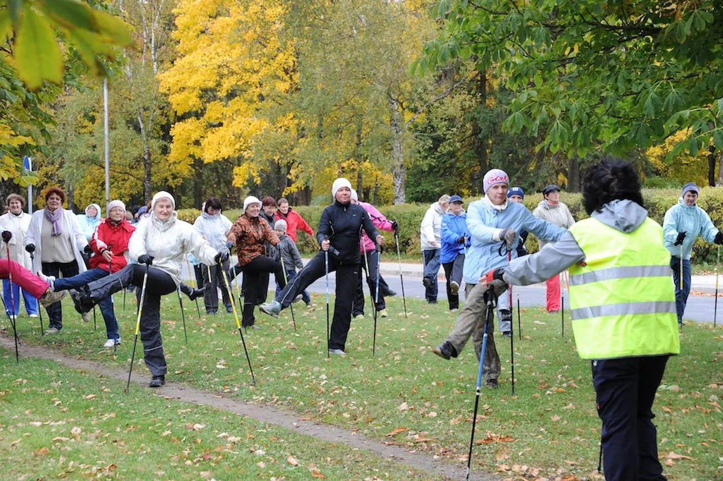 Liikumispäev algas ühise soojendusvõimlemisega, seejärel suunduti 5 km rajale.