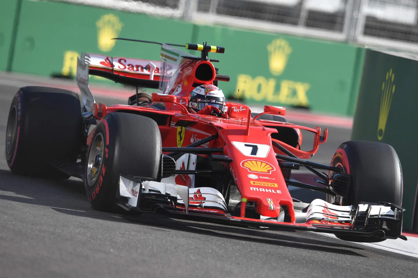 Kimi Räikkönen Bakuu tänavaringrajal.
