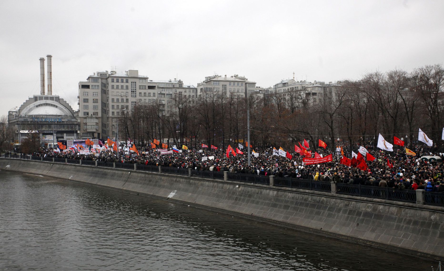 Valimistulemuste vastu protesteerinud rahvahulk Moskvas.