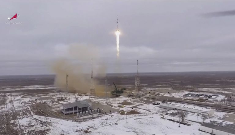 Venemaa Sojuz MS-20 kosmoselaev tõusis Kasahstanist Baikonuri kosmodroomilt õhku kanderaketi Soyuz-2.1a abil. Pardal on Venemaa kosmonaut Aleksander Misurkin ning jaapanlased Yusaku Maezawa ja Yozo Hirano