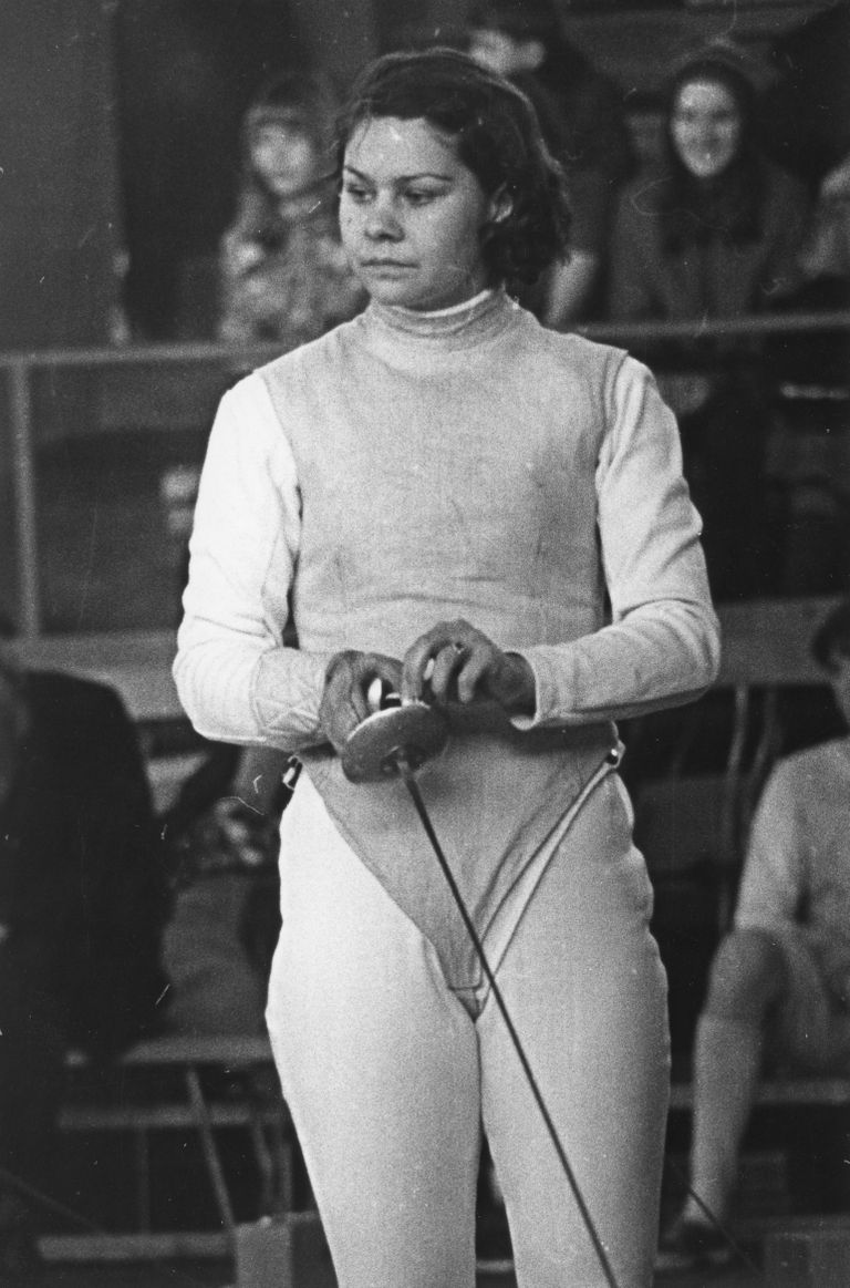Svetlana Tširkova 1968 Mexico olümpiamängudel, kus ta NSV Liidu vehklemise naiskonnas ka kuldmedali võitis.