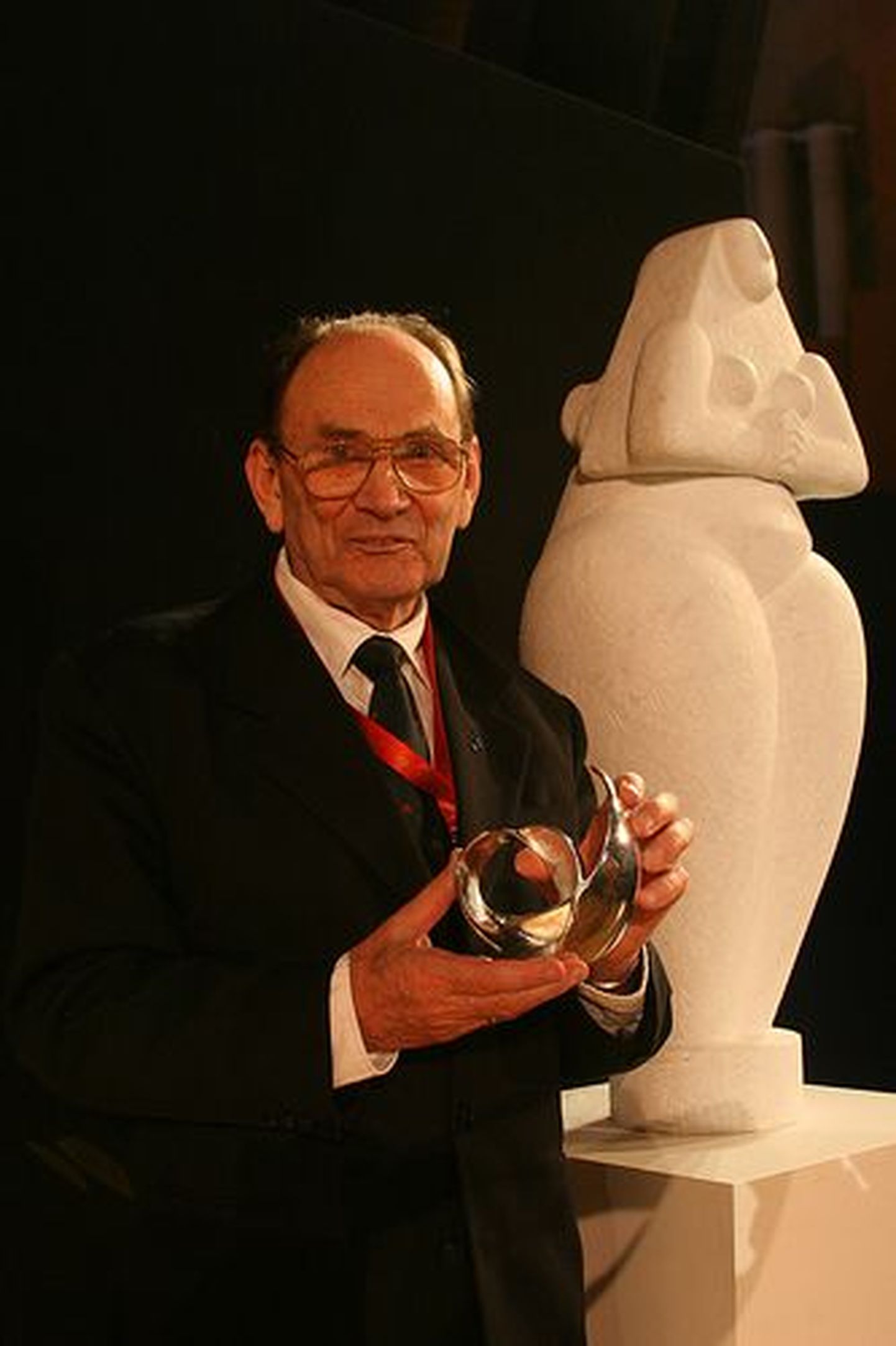 Akadeemik Jaan Einasto ja Marcel Grossmanni auhind.