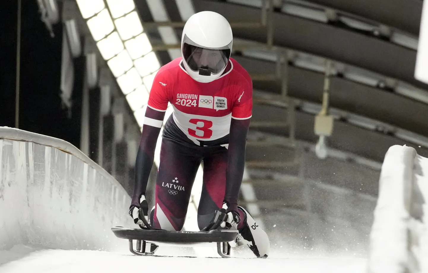 Latvijas skeletoniste Marta Andžāne piedalās sieviešu skeletona sacensībās Jaunatnes ziemas Olimpiskajās spēlēs ''Gangwon 2024'' Dienvidkorejas provincē Kanvondo.