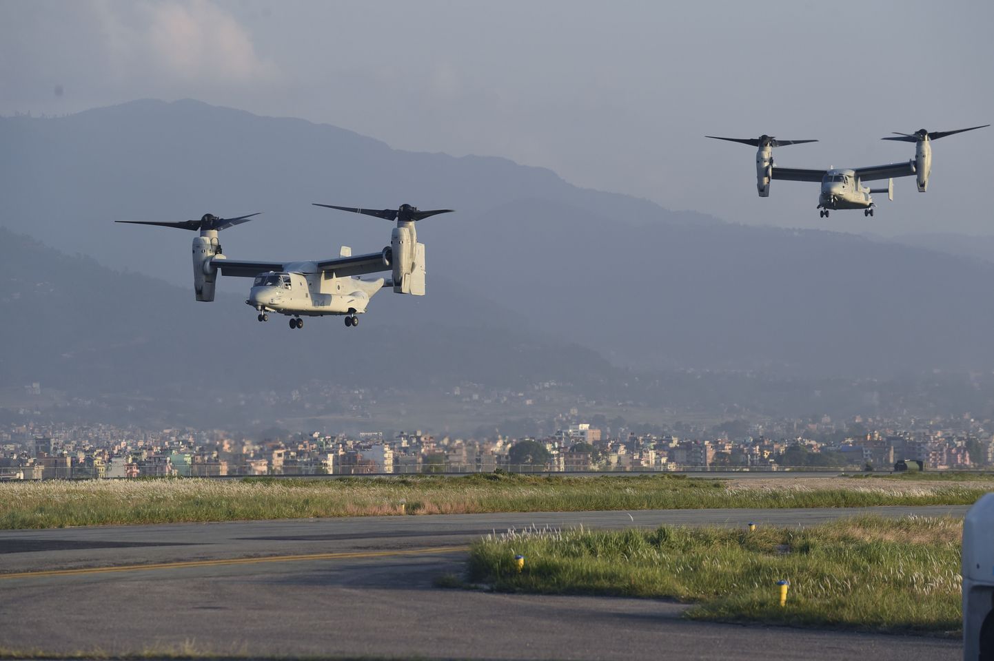 USA abilennukid 2015. maandumas Kathmandu rahvusvahelise lennuväljale.