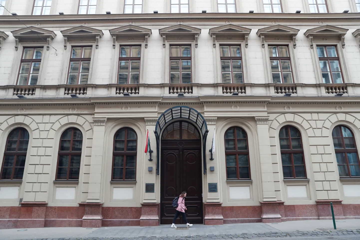 International Investment Banki peakontor Budapestis.
