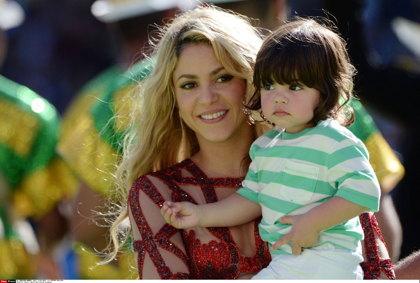 Shakira and his son's Milan during closing ceremony before the Football World Cup game, Final, Germany vs Argentina at Estadio Maracana, Rio de Janeiro, Brazil  - 13/07/2014/JEFFROYGUY_clos_03/Credit:JEFFROY GUY/SIPA/1407141243