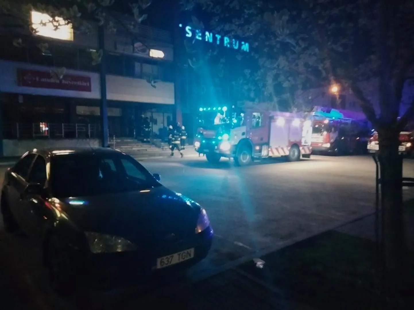 Rakvere Tsentrumis käivad päästetööd.
