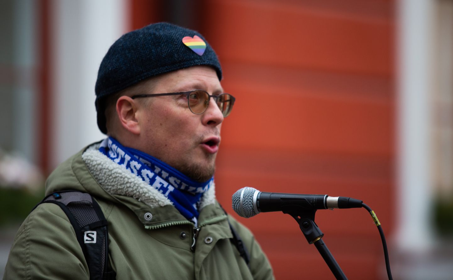 Mika Keränen mullu detsembris Tartu raeplatsil sama linna LGBT+ kogukonnale toetuse väljendamiseks korraldatud üritusel.