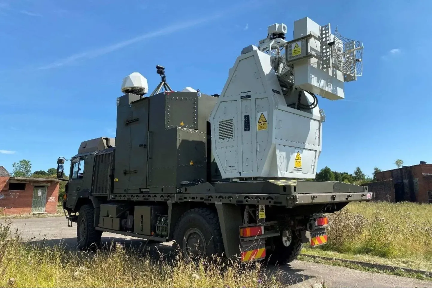 Briti armee uuenduslik raadiolainetel põhinev droonivastane relvasüsteem Radio Frequency Directed Energy Weapon (RFDEW).