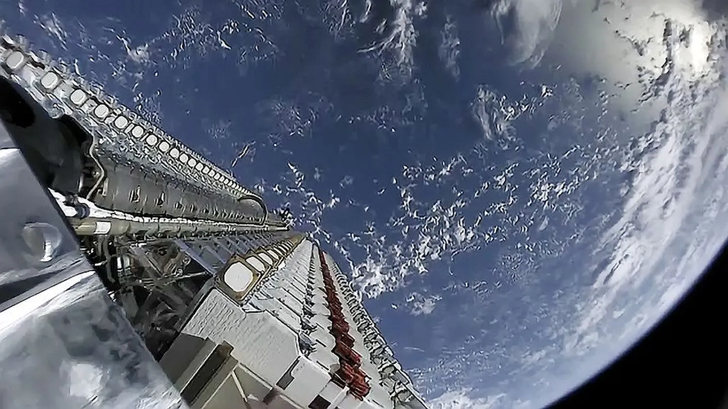 Компания SpaceX может выводить ежемесячно на орбиту более 200 спутников Starlink.