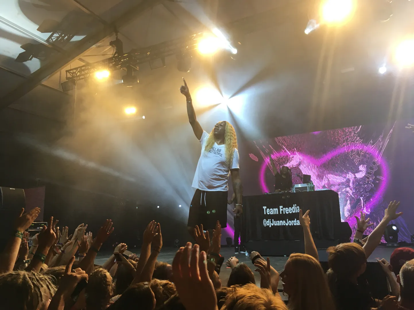 Big Freedia oli Intsikurmu pealaval täielik diiva ning tõmbas publiku endaga kaasa.