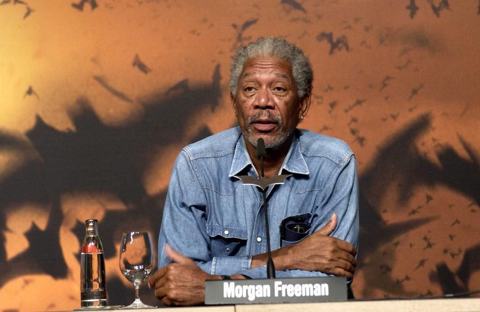 Morgan Freeman pressikonverentsil.