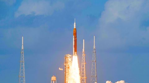 Lennukireisija jäädvustas NASA Artemis II raketi spektaakli