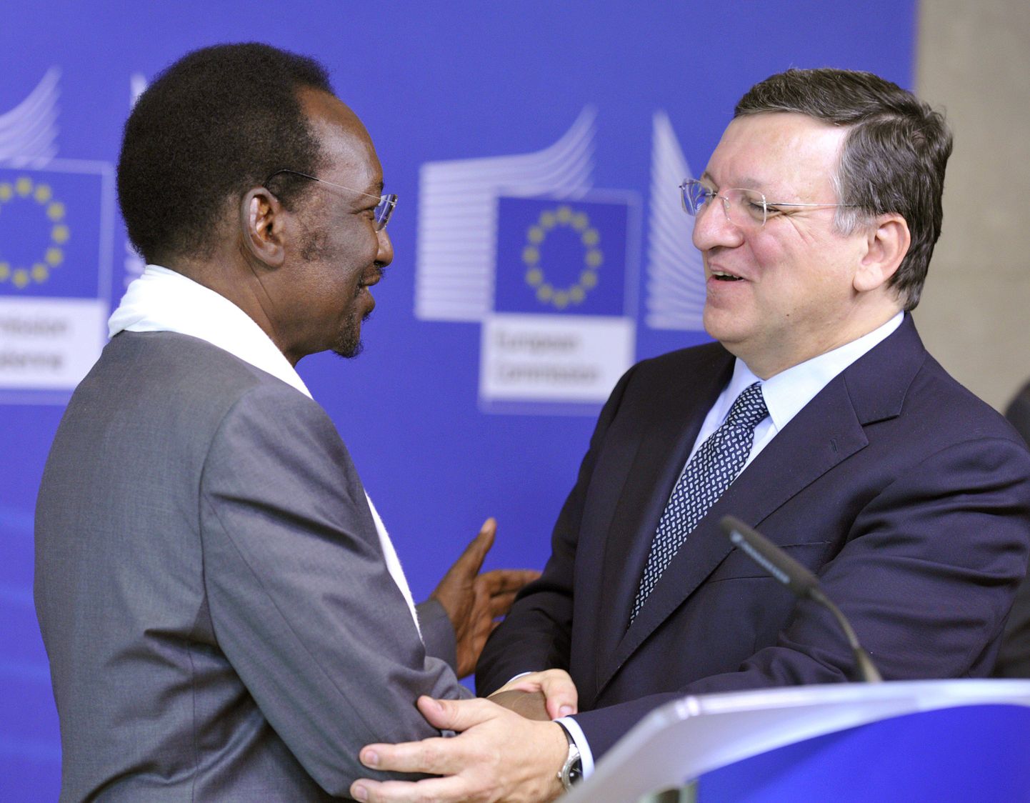 Mali president Dioncounda Traore ja Euroopa Komisjoni president Jose Manuel Barroso eilsel pressikonverentsil Brüsselis.