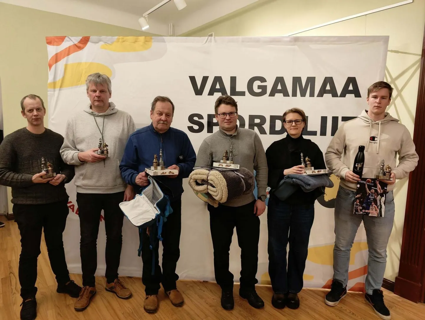 Maleturniiri parimad: Jānis Koops (vasakult), Andis Strumpe, Māris Koops, Pavel Vorobjov, Liene Gātere ja Sivert Raide