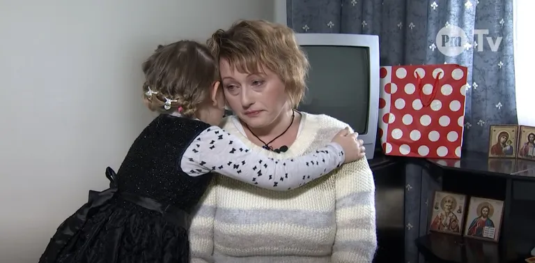 Ukraina sõjapõgenik Liliia oma tütrega.