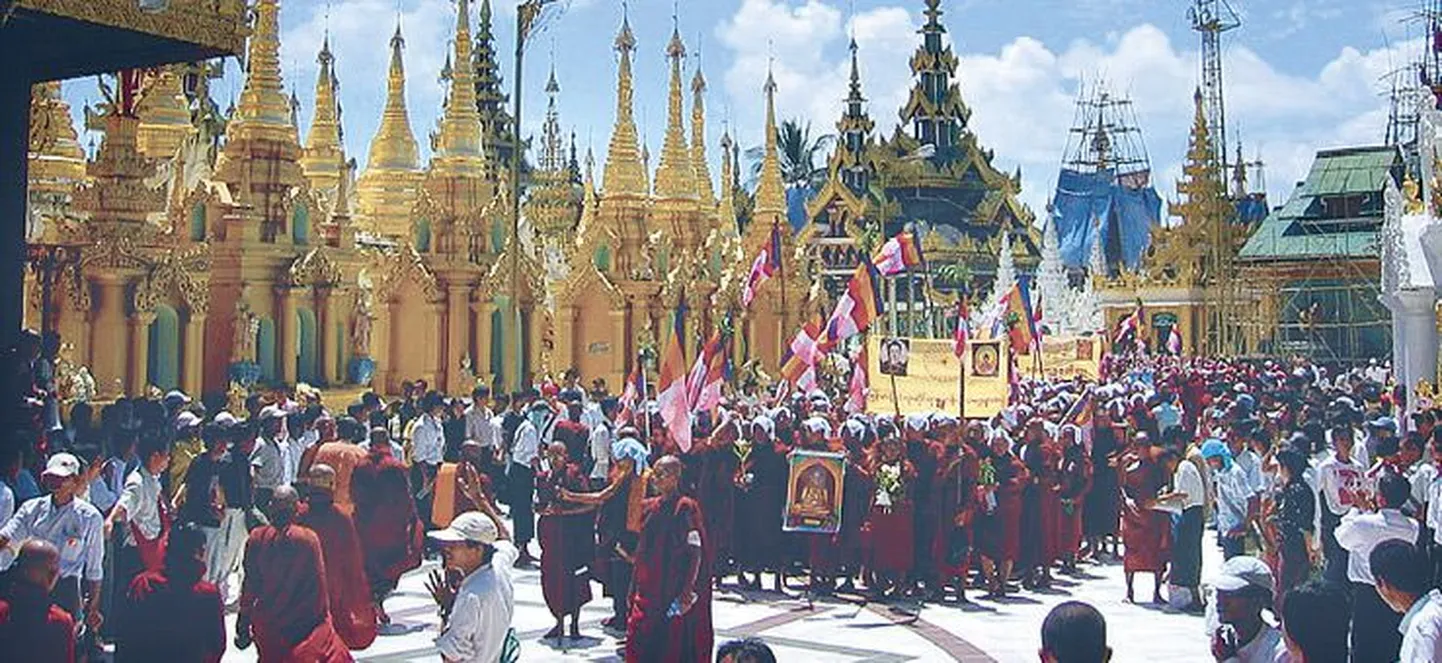 Eile marssis Yangonis vähemalt 10 000 munka, et avaldada meelt valitseva sõjaväelise reiimi vastu.