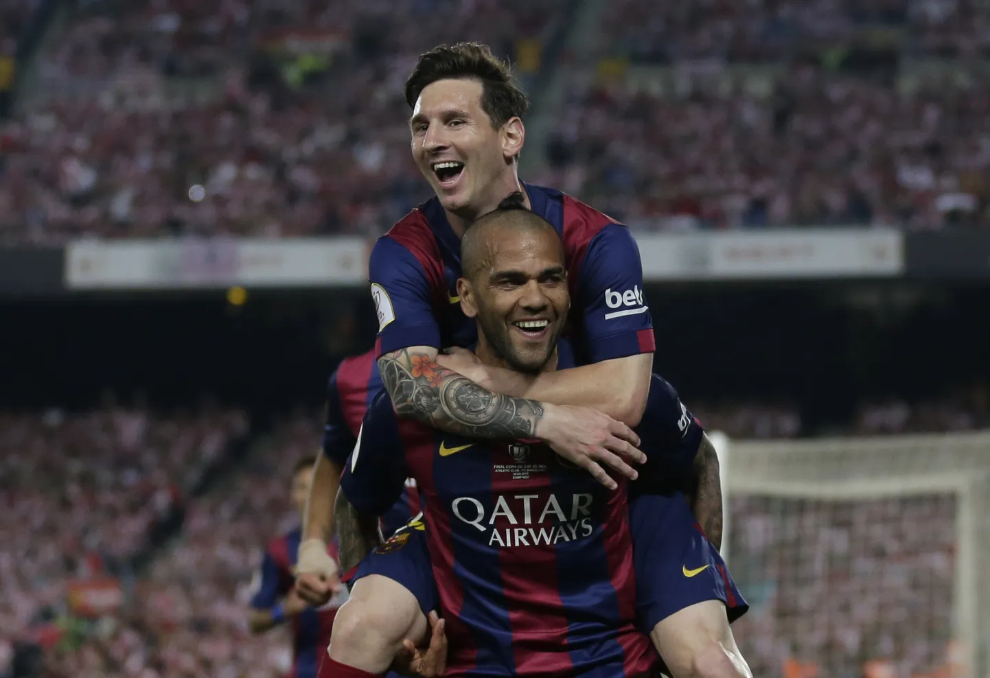 Dani Alves (alumine) on Barcelona ajaloo üks edukamaid äärekaitsjaid.