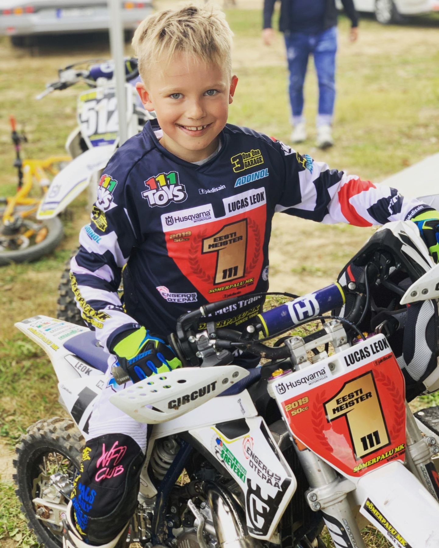 Sõmerpalu motoklubi noor krossimees Lucas Leok tegi ajalugu, tulles seitsmeaastaselt Eesti meistriks.
