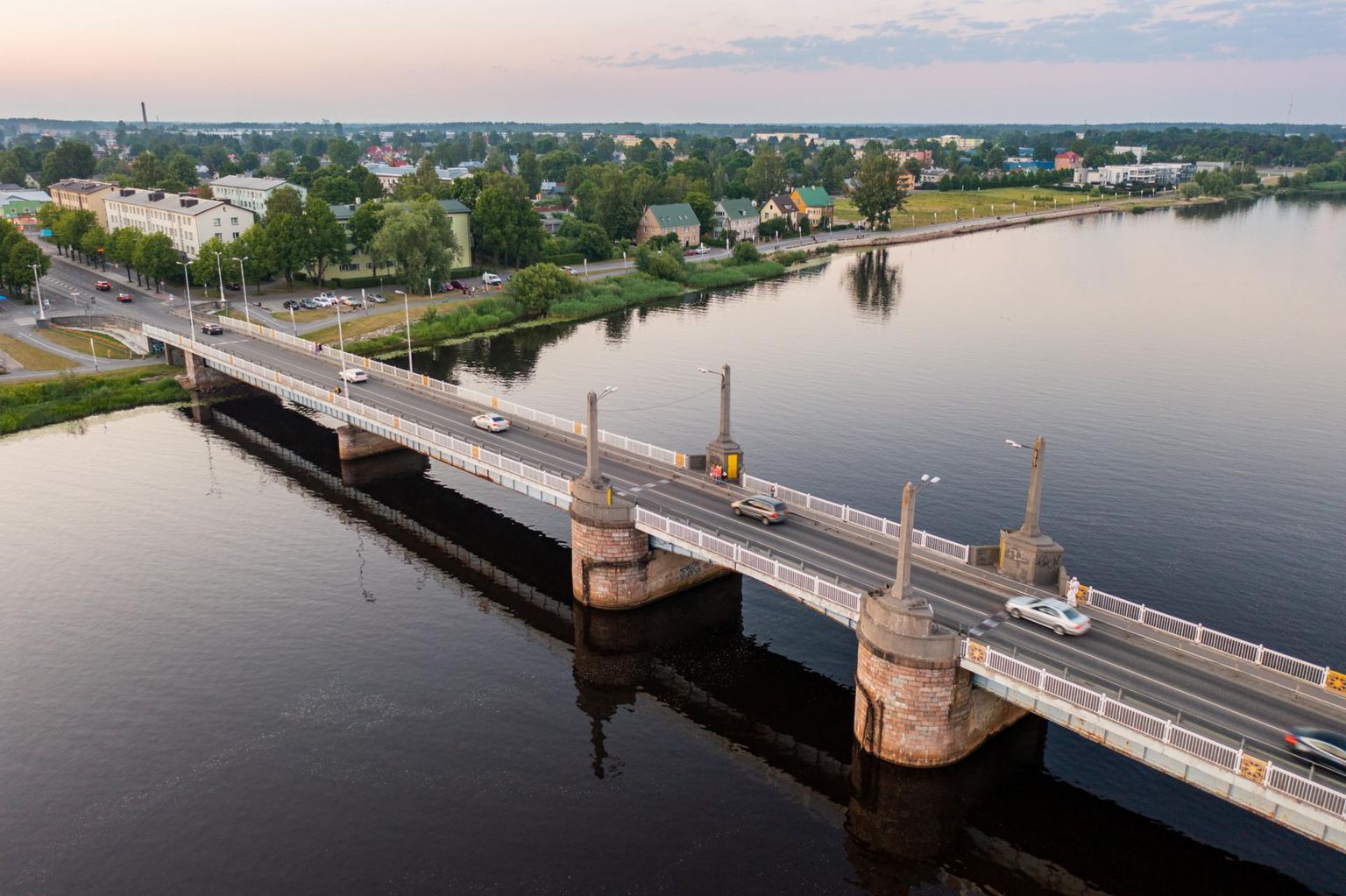 Pärnu Kesklinna sild pannakse autoliikluseks kinni.