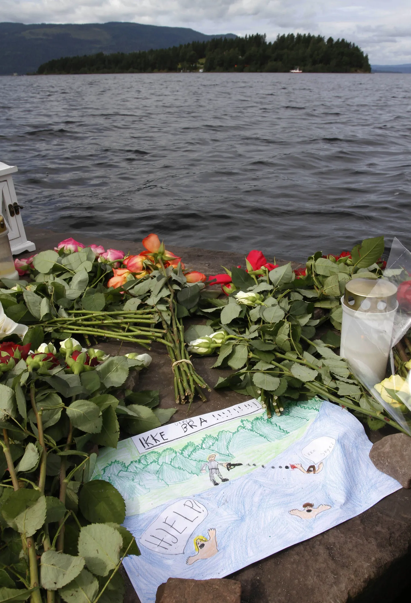 Utøya massimõrvas ellu jäänu kirjutas Breivikile kirja