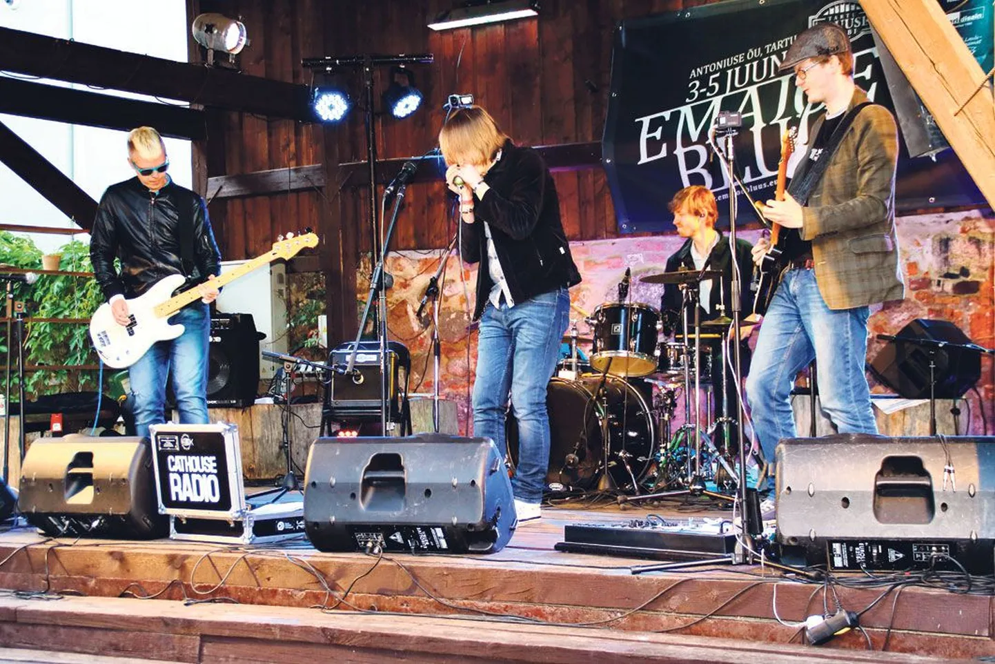Cathouse Radios mängivad Madis Fuchs (vasakult), Alar Kriisa, Kalle Kindel ja Vilho Meier.