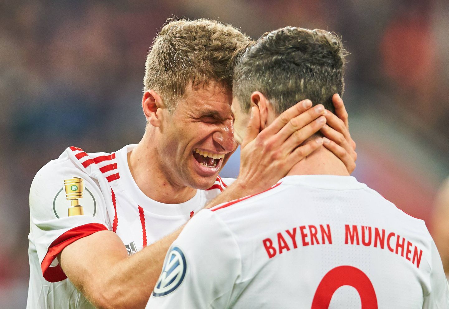 Müncheni Bayerni sangarid Thomas Müller ja Robert Lewandowski.