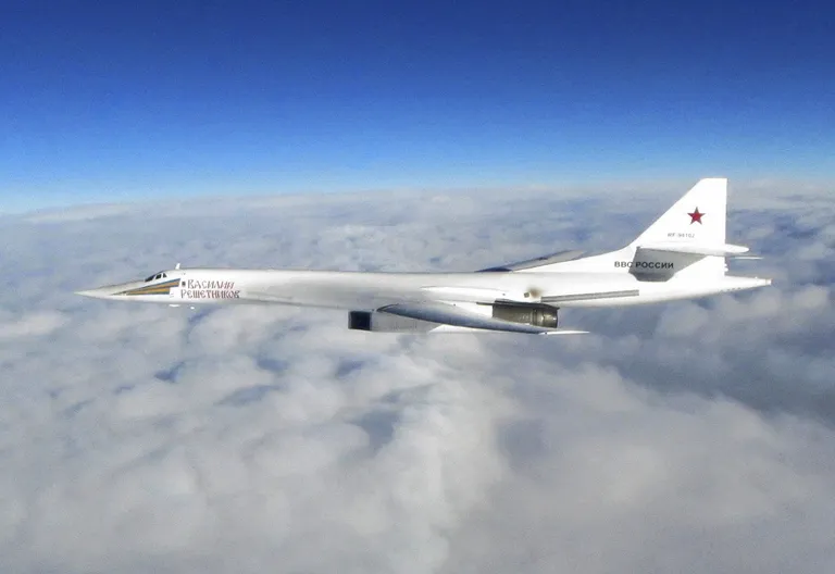 TU-160 hävitaja, mille Briti õhujõud avastasid Šotimaa lähedalt.