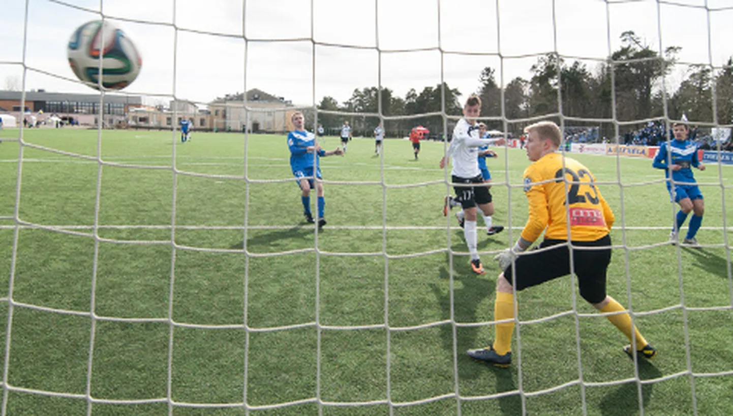 Punkti Sillamäe ülekaalukale võidule pani Jaroslav Kvassov (nr 17), kes tegi täpse pealöögiga seisuks 5:0. Sel hooajal Kaleviga liitunud 22aastane ukrainlane on läinud iga mänguga üha paremasse hoogu ja kuue kohtumisega on tal kirjas juba neli väravat.